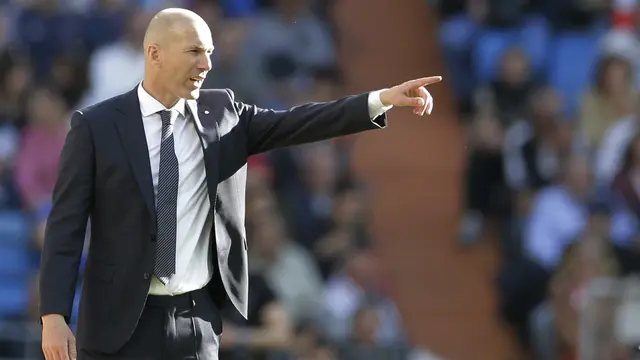 MEGABERITA - Zinedine Zidane Diklaim Bakal Latih Manchester United, Gantikan Ten Hag?