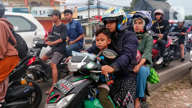 BERITAMEGA - Polisi Akan Beri Sanksi Putar Balik Pemudik Motor yang Bawa Barang Berlebih