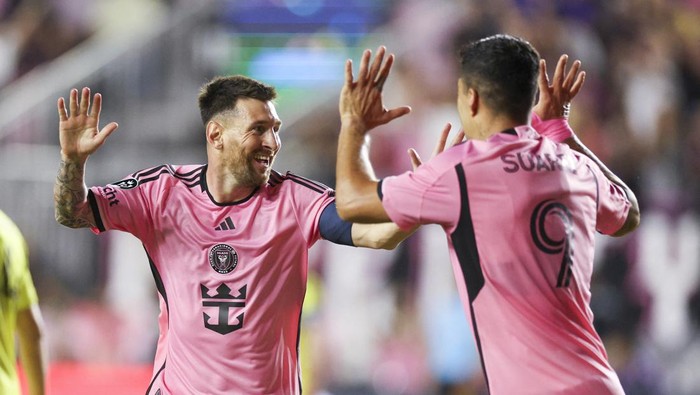 Messi-Suarez loloskan Inter Miami ke Perempat Final Concacaf Cup