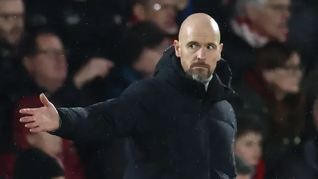 MEGABERITA - Erik ten Hag Minta Manchester United Tambal 2 Area di Musim Panas 2024