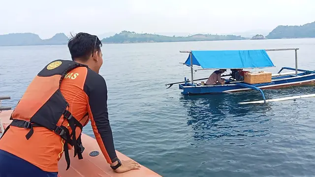 MEGABERITA - Penumpang Kapal Mendadak Melompat ke Laut di Perairan Pulau Rimau